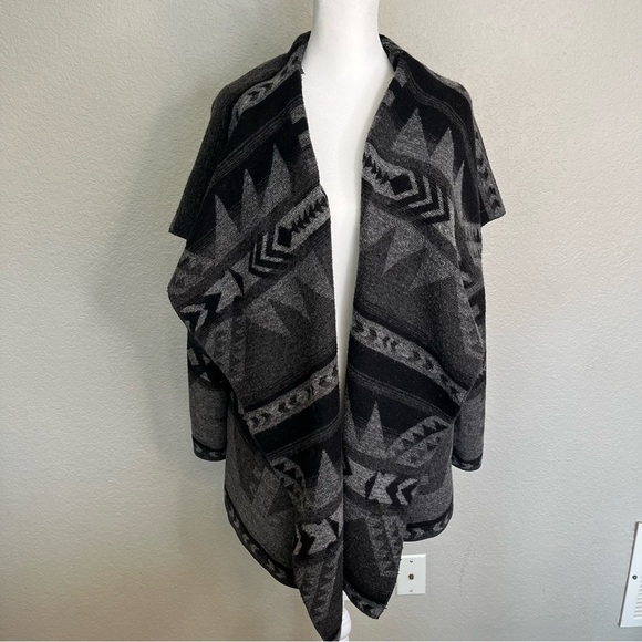 dylan Sweaters - Dylan Los Angeles Geometric Patterned Aztec Style Gray Hooded Sweater Size Small